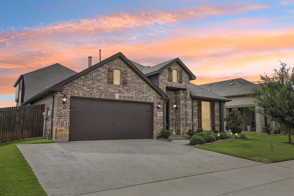 Property Photo: 8704 White Rock Lane TX 76226