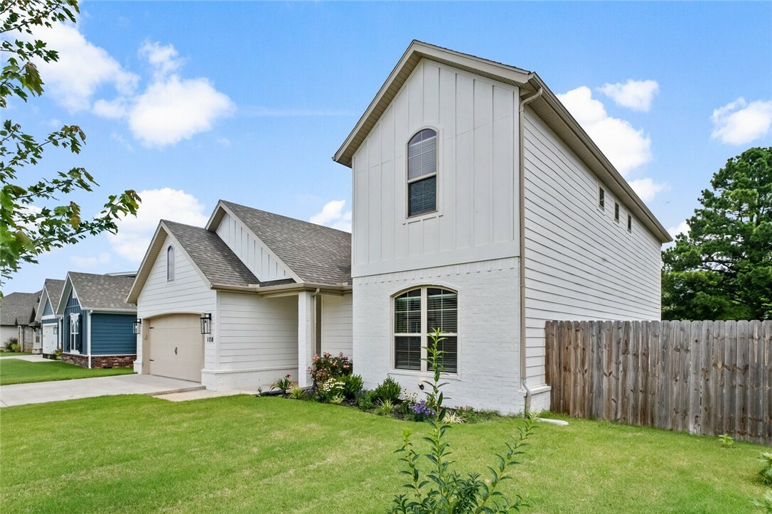 Property Photo:  108 Dobson Street  AR 72751 