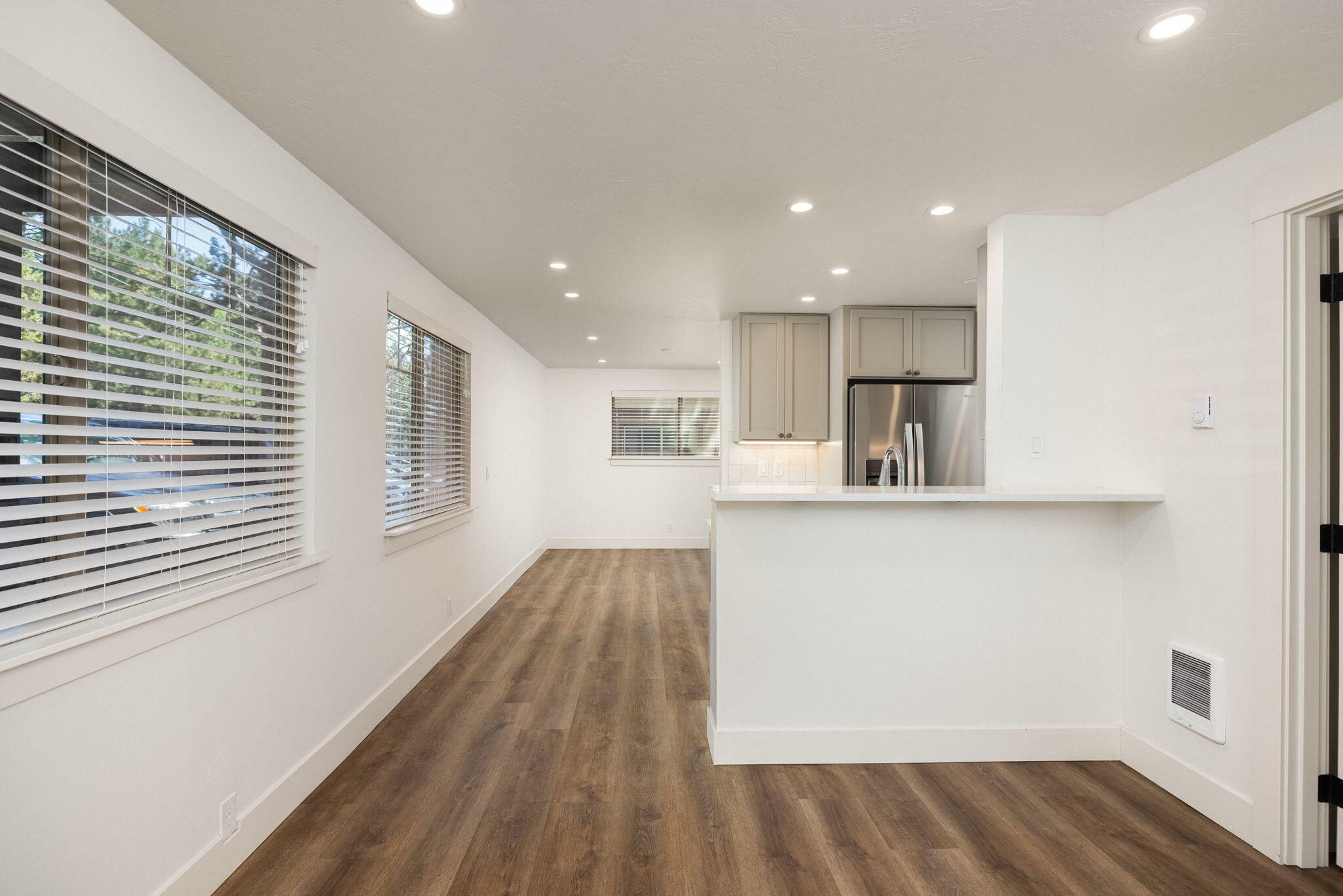 Property Photo: 1030 NW Roanoke Avenue #17 OR 97703