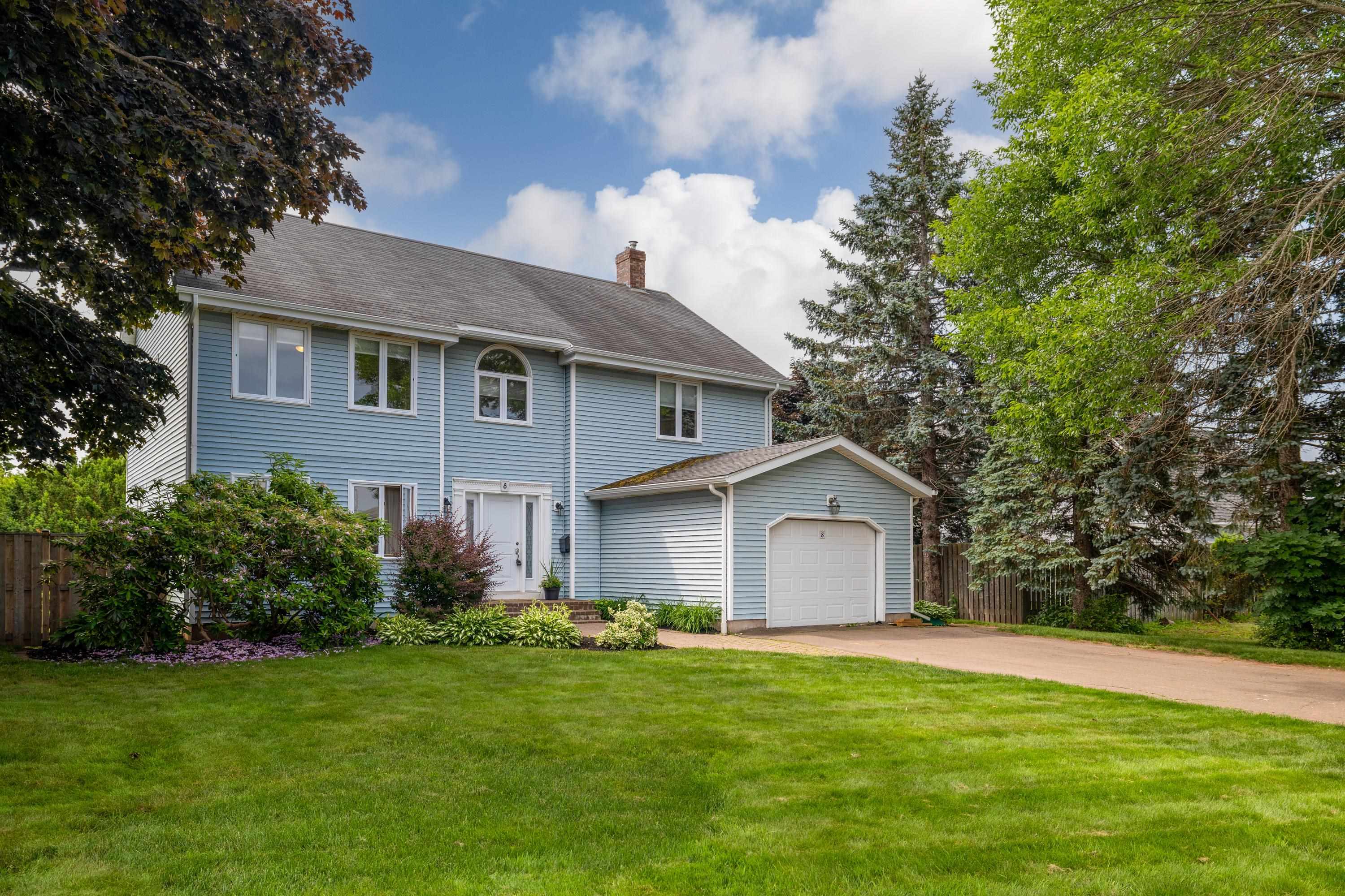 Property Photo: 8 Berkeley Way PE C1A 8X5