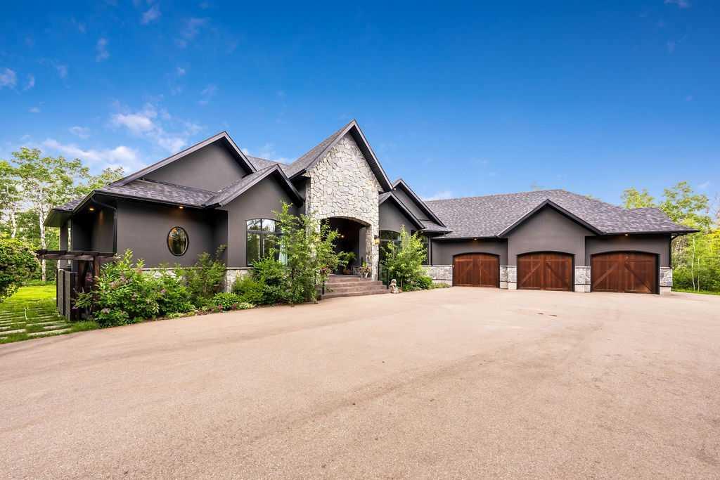 Property Photo: 274097 Havens Gate E AB T1S 4Y7