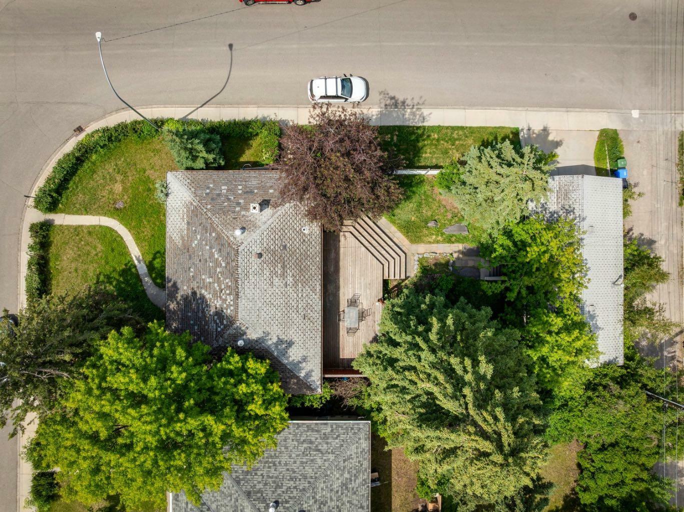 Property Photo: 2240 30 Avenue SW AB T2T 1R7