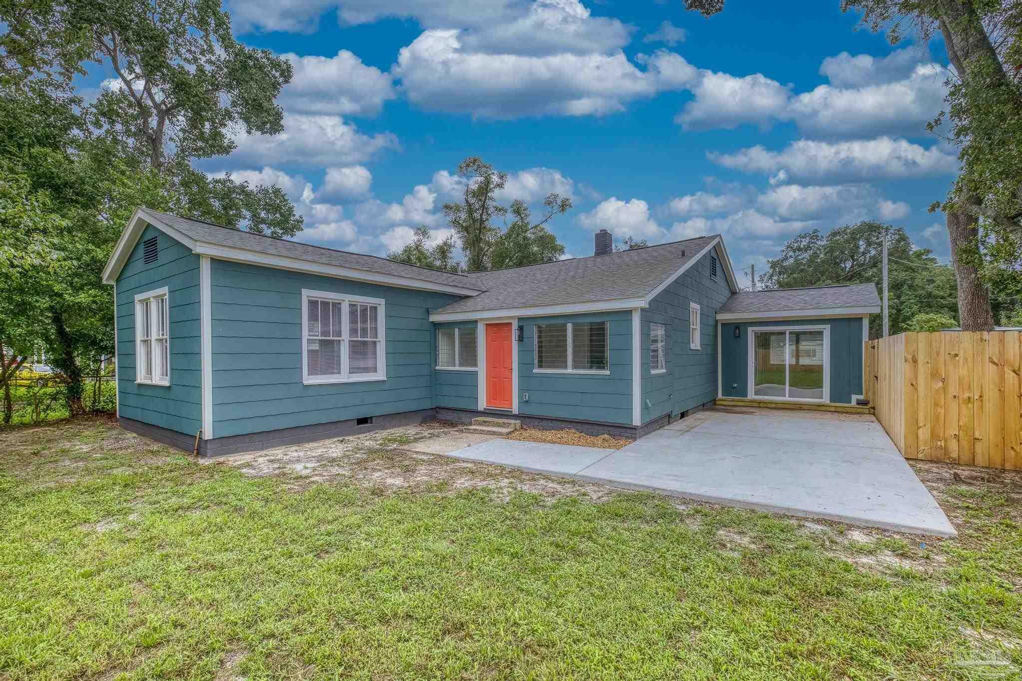Property Photo: 1806 W Chase St FL 32502