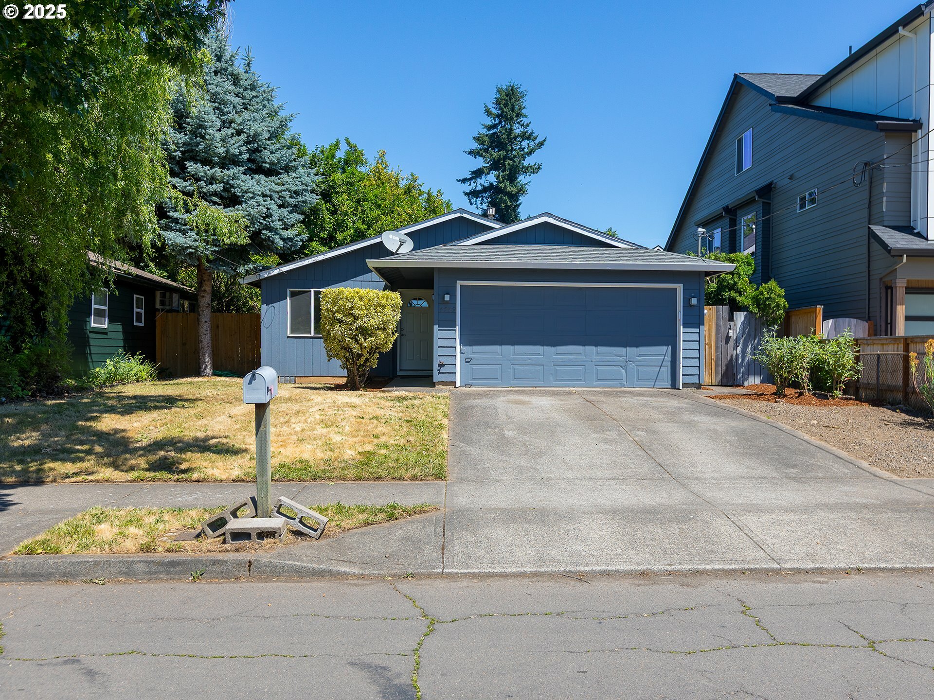 4549 SE Knapp St  Portland OR 97206 photo