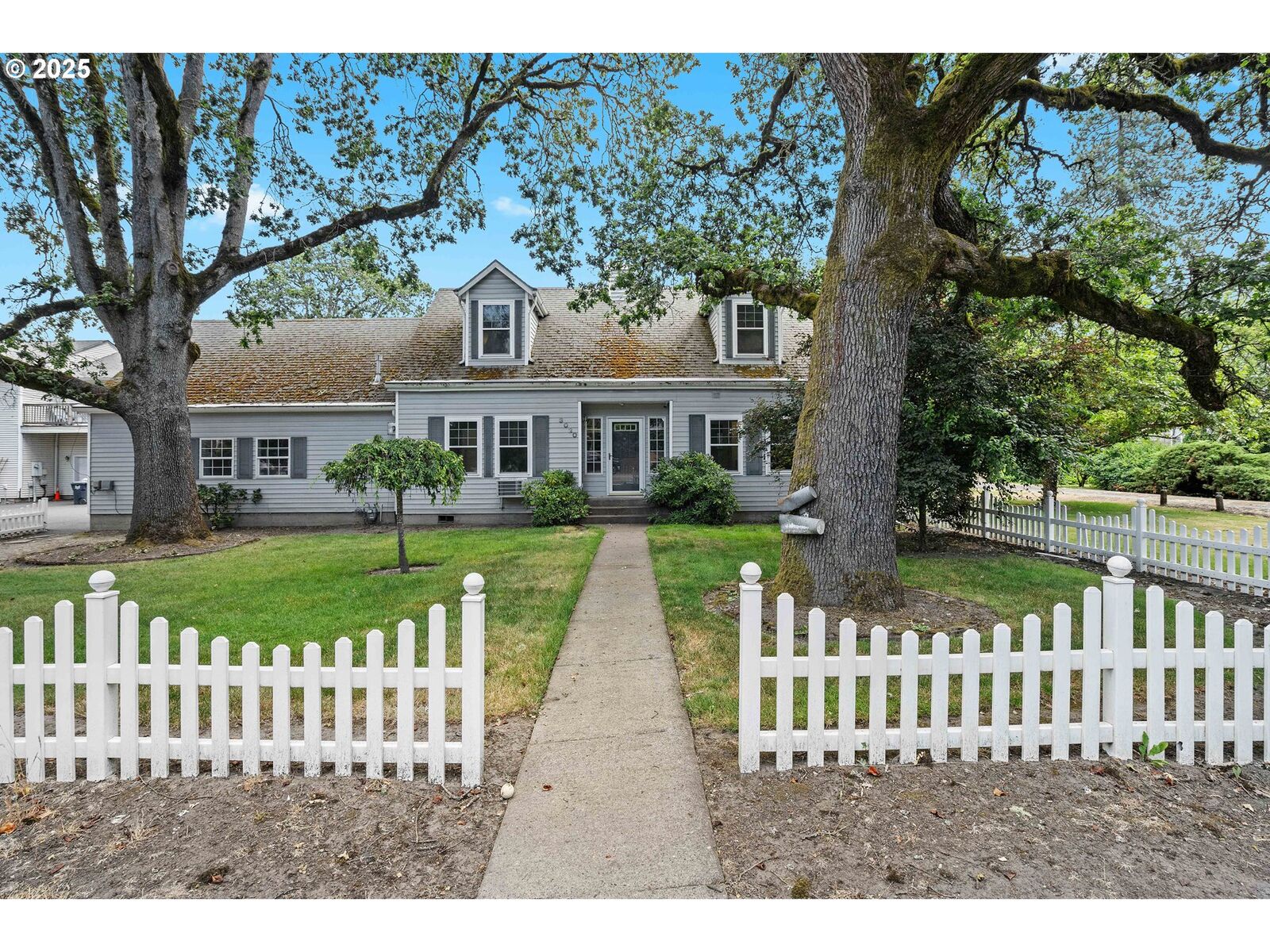 Property Photo:  3020 SW 185th Ave  OR 97003 