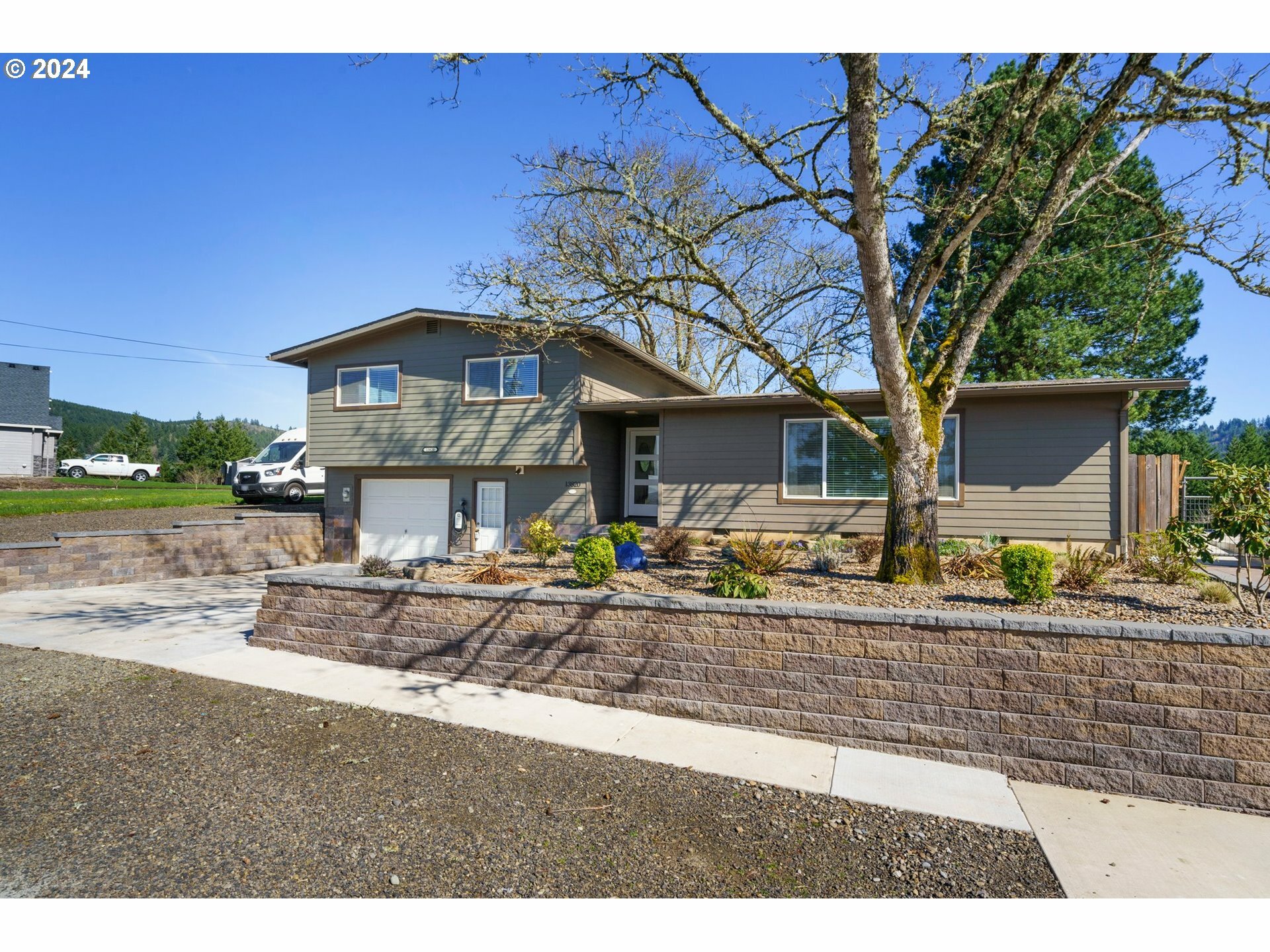 Property Photo: 13820 SW Lambert Ln OR 97119