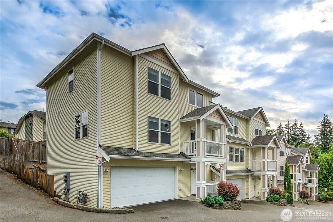 Property Photo: 15410 40th Avenue W 8 WA 98087