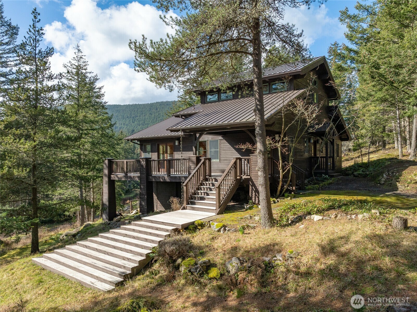 Property Photo: 61 Sunrise Bluff WA 98279