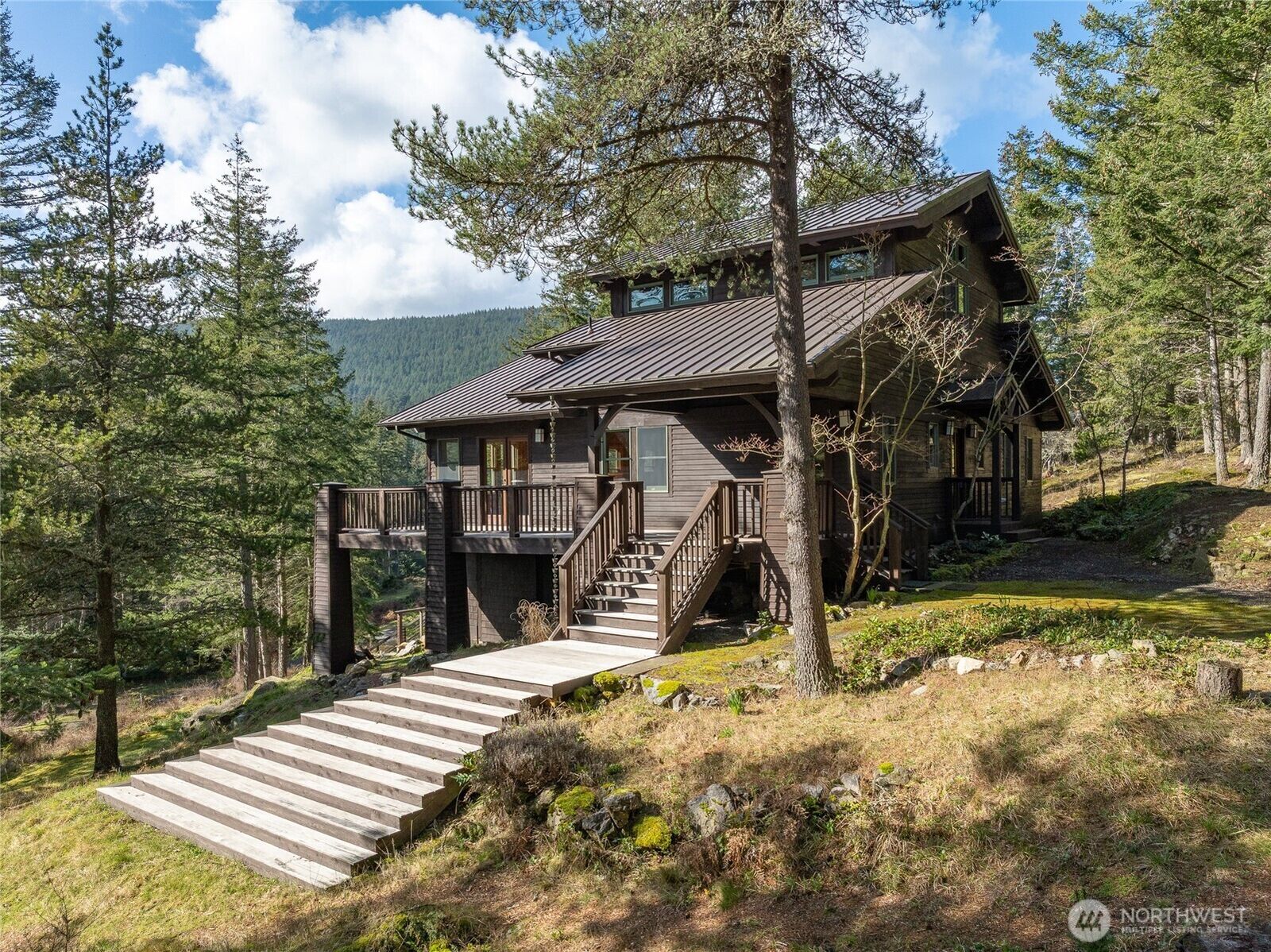 Property Photo: 61 Sunrise Bluff WA 98279