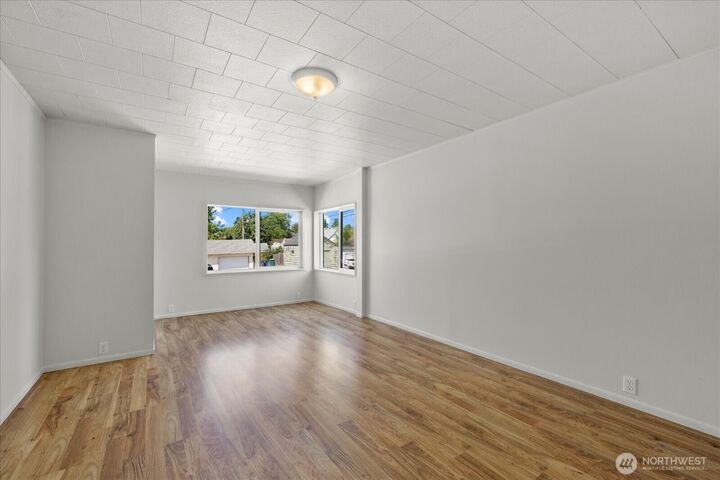 Property Photo: 806 4th Street SE WA 98002