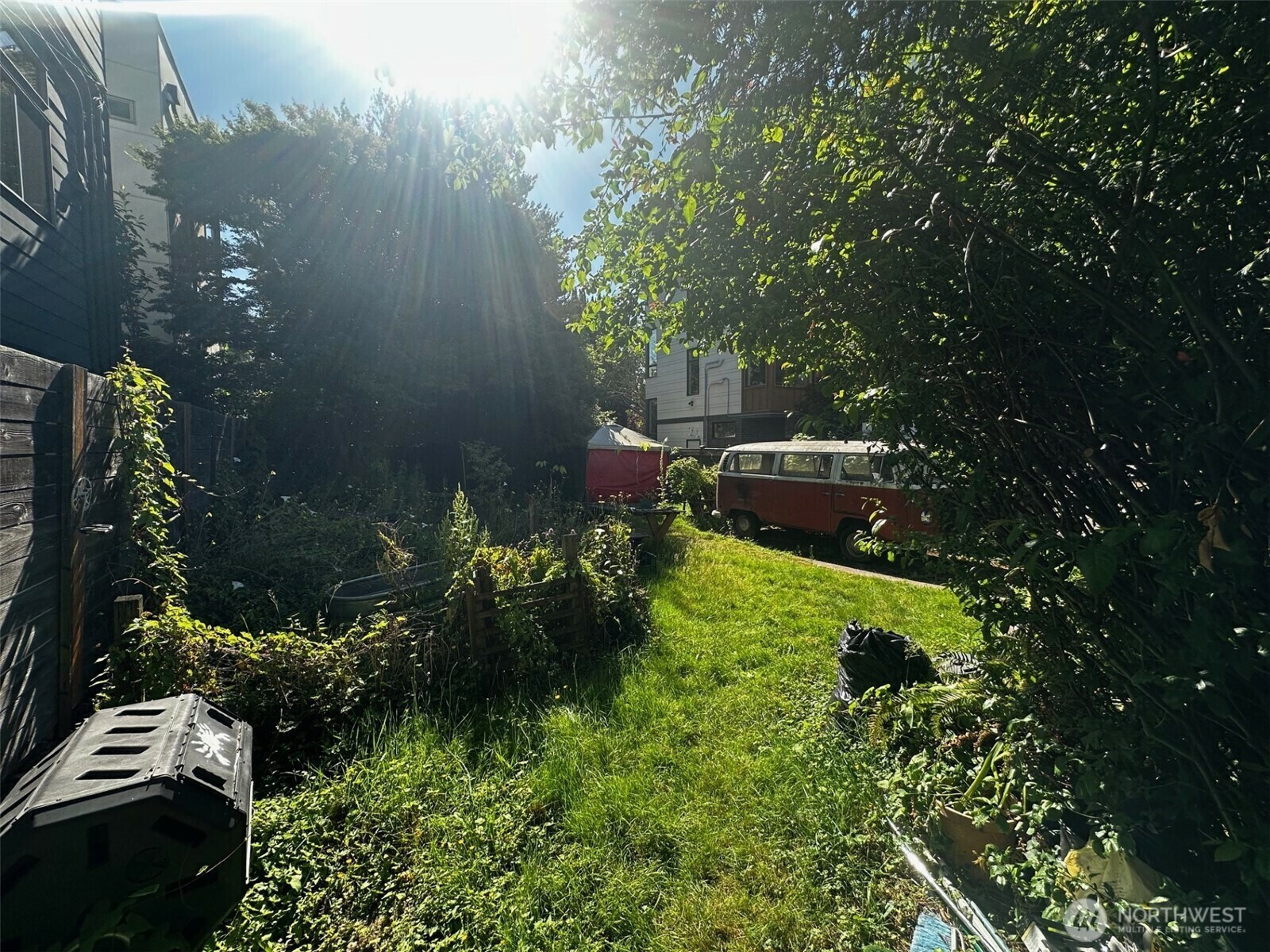 Property Photo: 4410 Francis Avenue N WA 98103