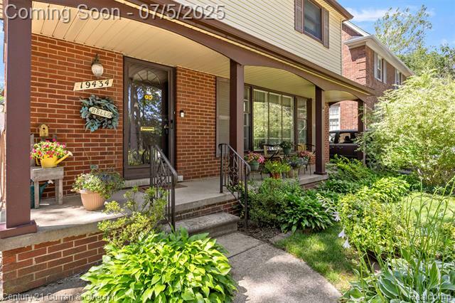 Property Photo: 19434 Outer Drive Court Court MI 48124