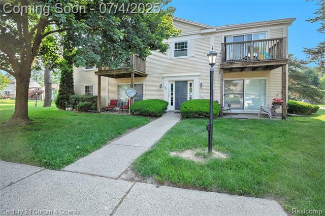 Property Photo: 841 Bloomfield Village Boulevard Unit #H MI 48326