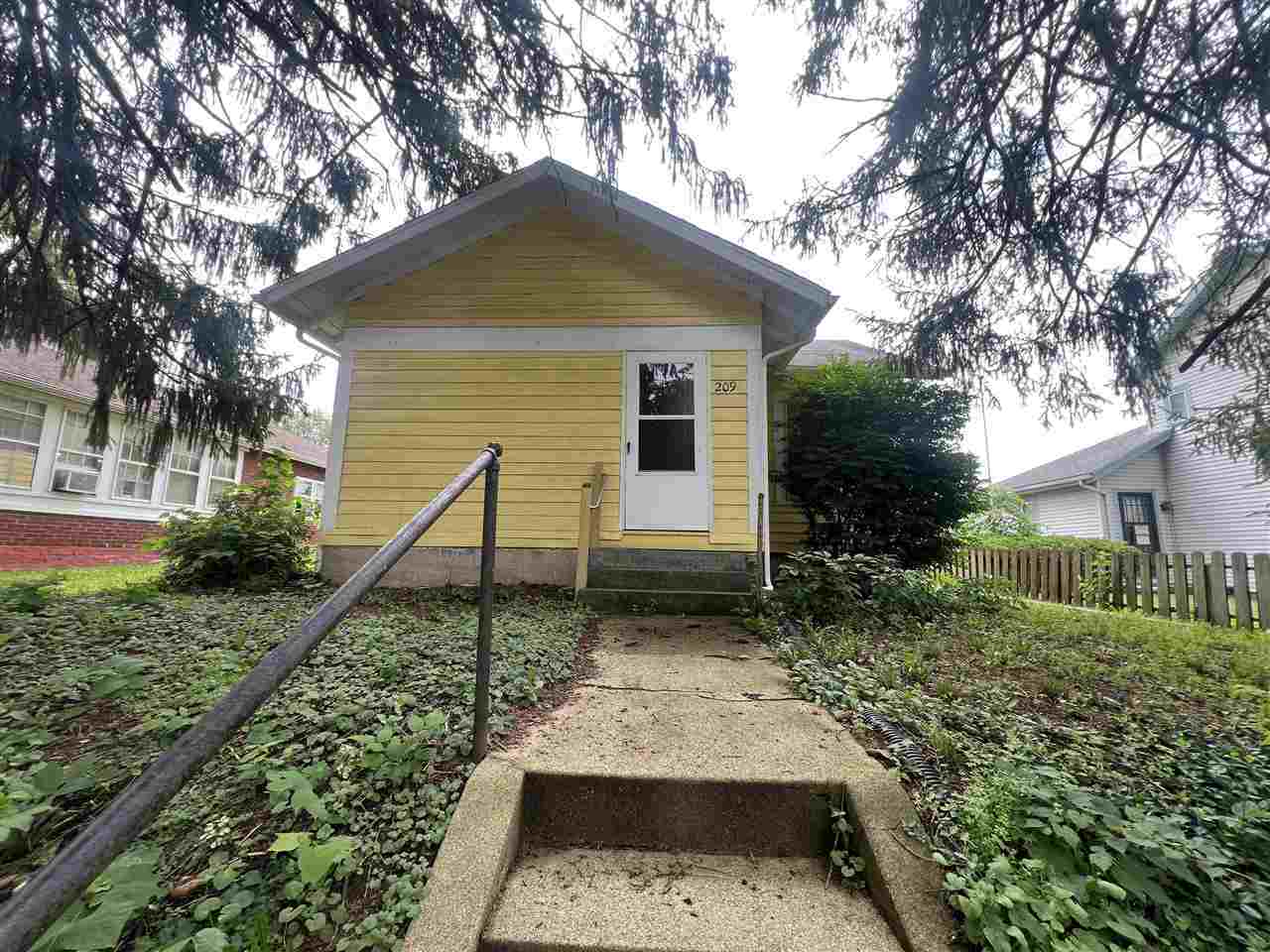 Property Photo: 209 W Main Street IN 47330