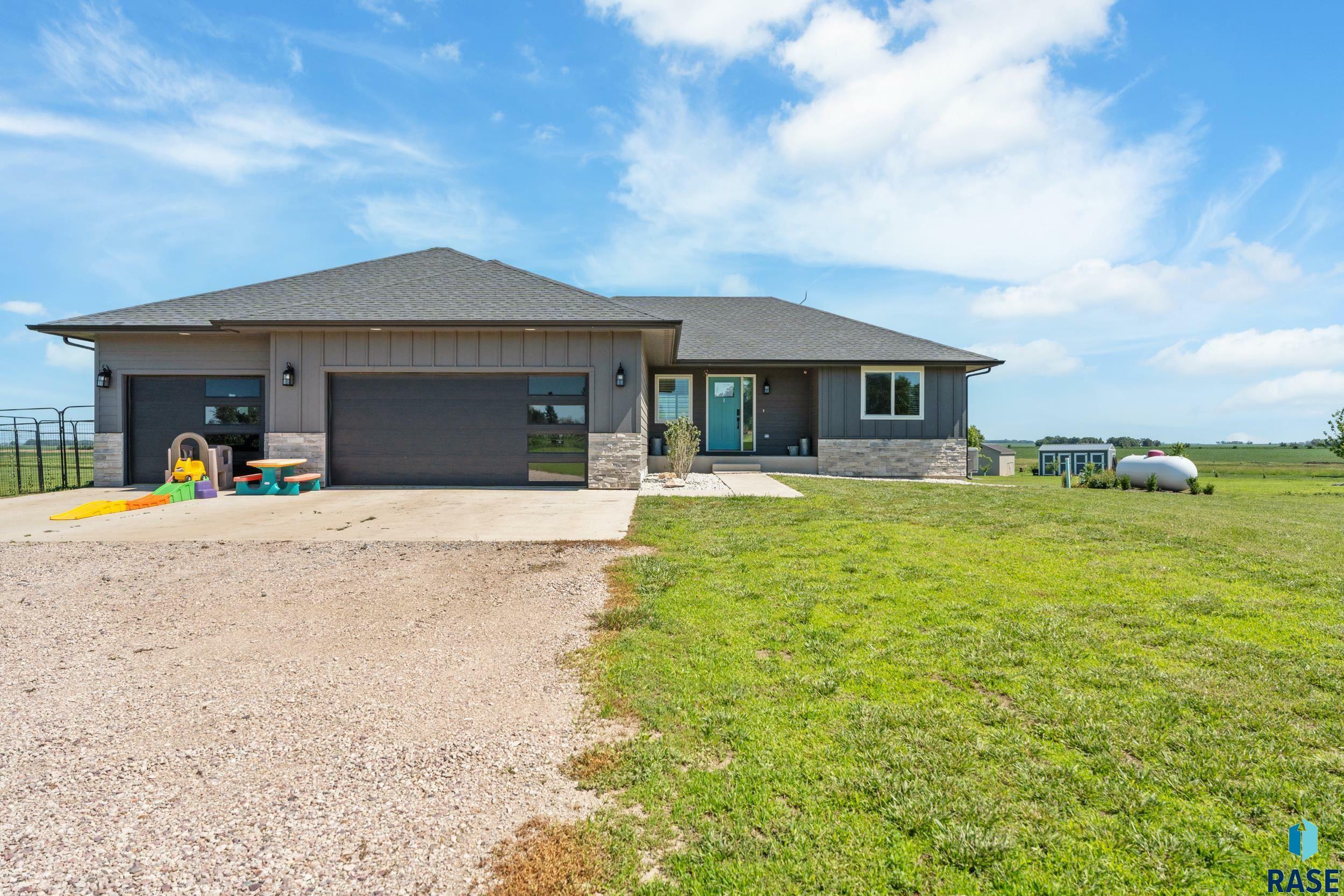 Property Photo: 47505 284th St SD 57013