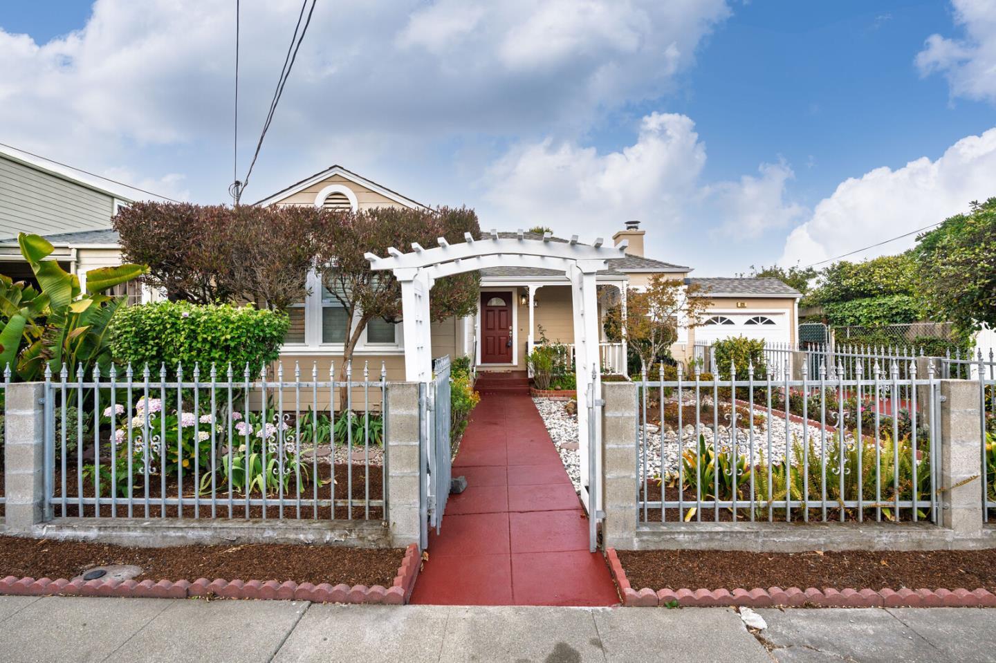 Property Photo:  920 Masson Avenue  CA 94066 
