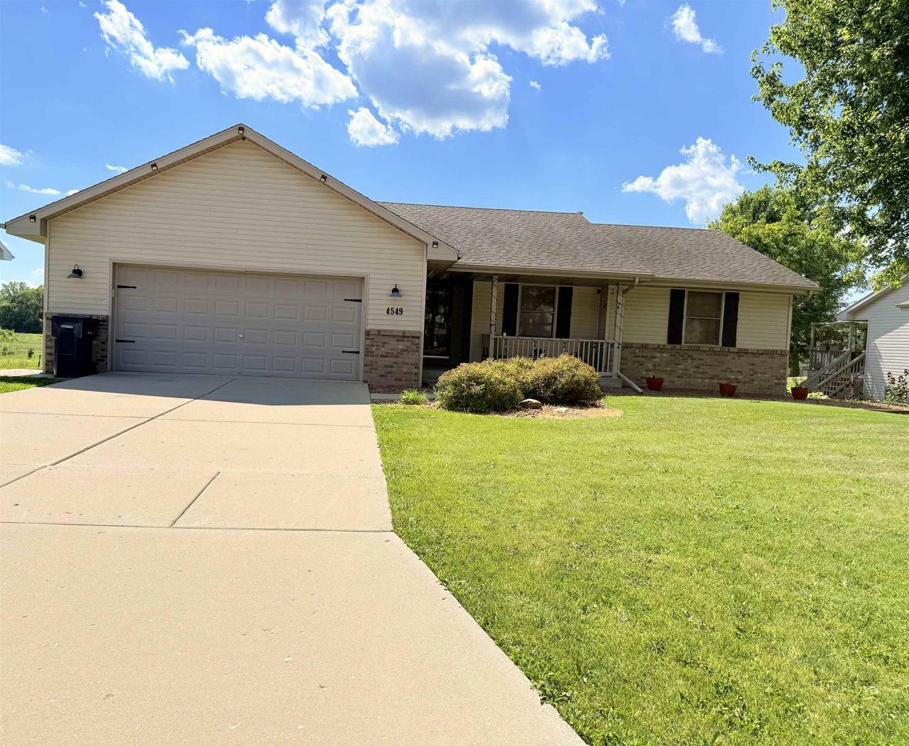 Property Photo: 4549 Parkwood Drive WI 53563