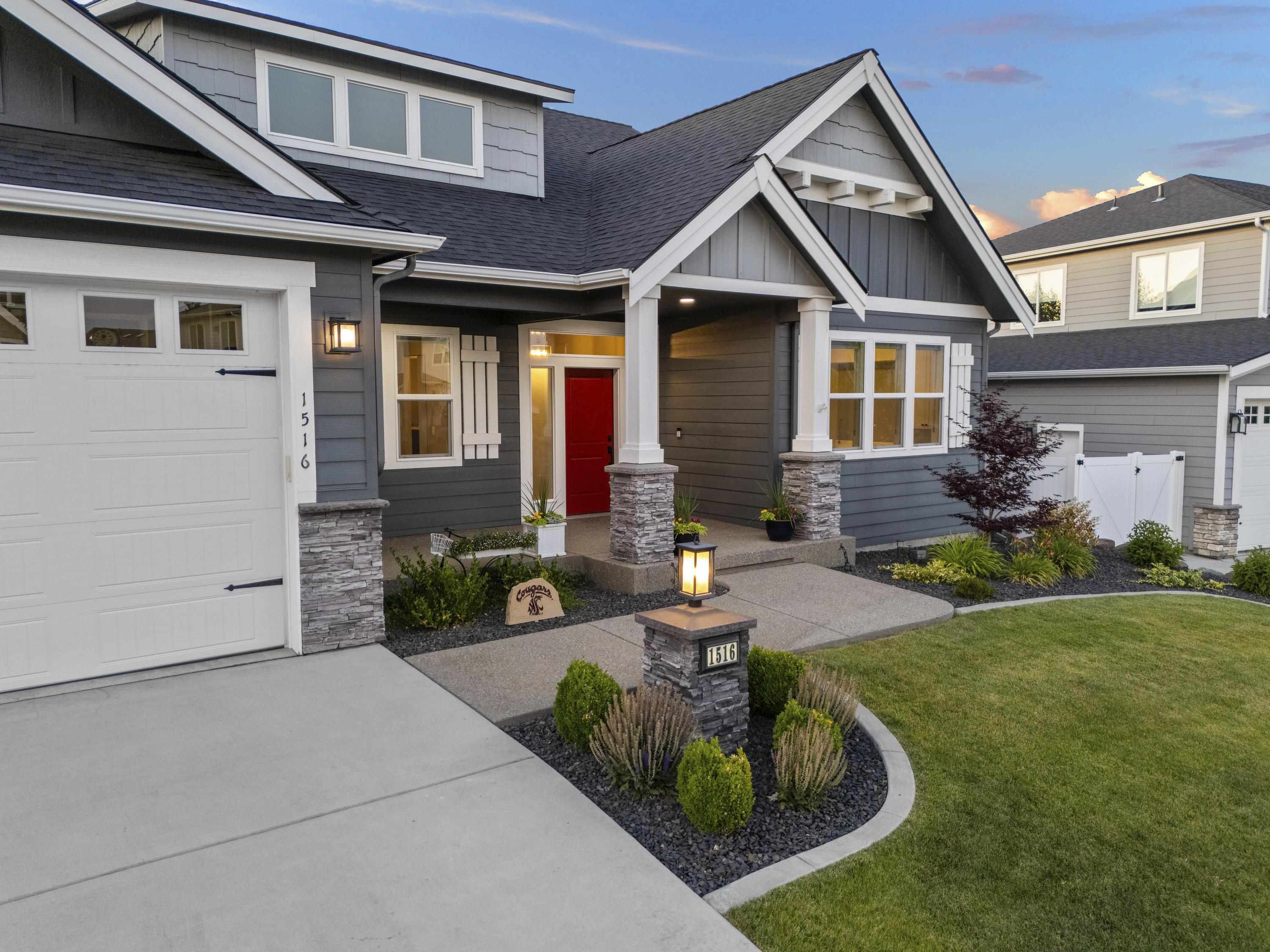 Property Photo: 1516 S Morningside Heights Dr WA 99016
