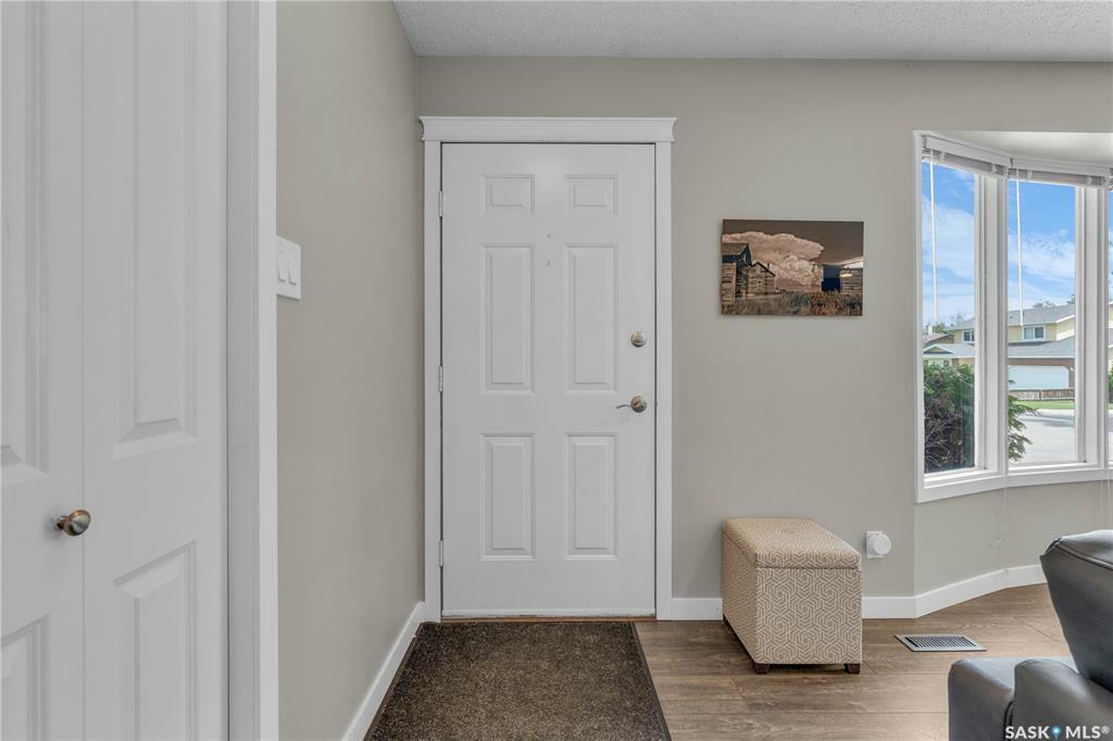 Property Photo: 375 Sylvian Crescent SK S7H 5E6