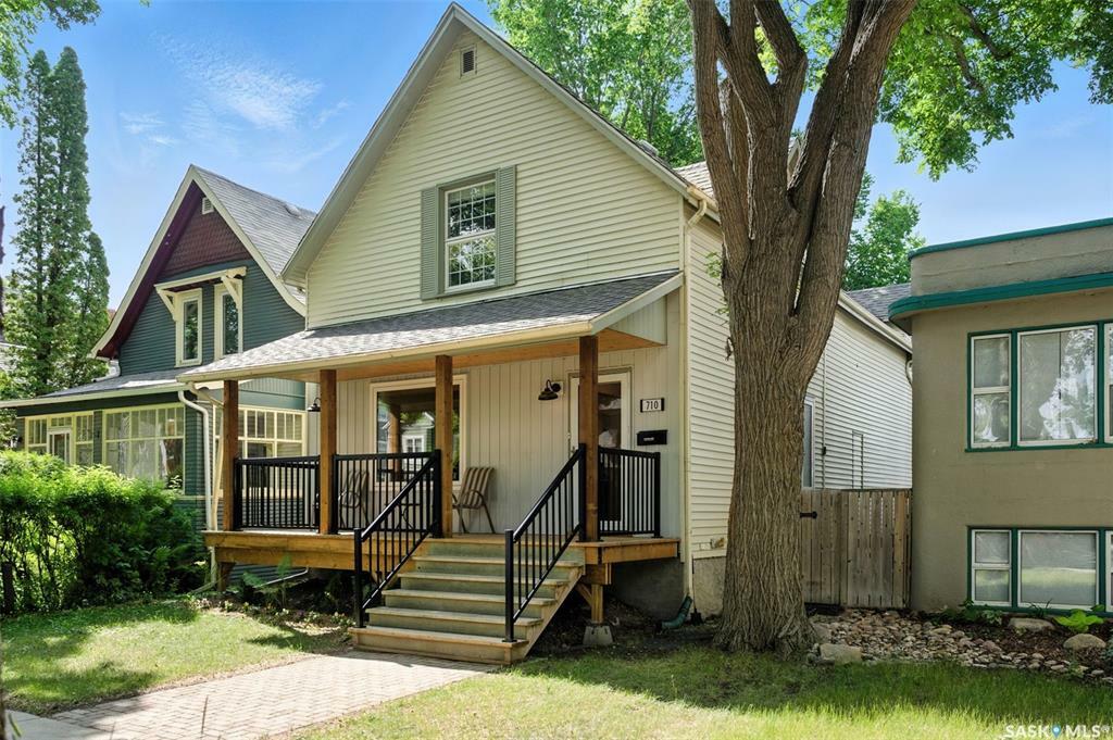 Property Photo: 710 10th Street E SK S7H 0H1