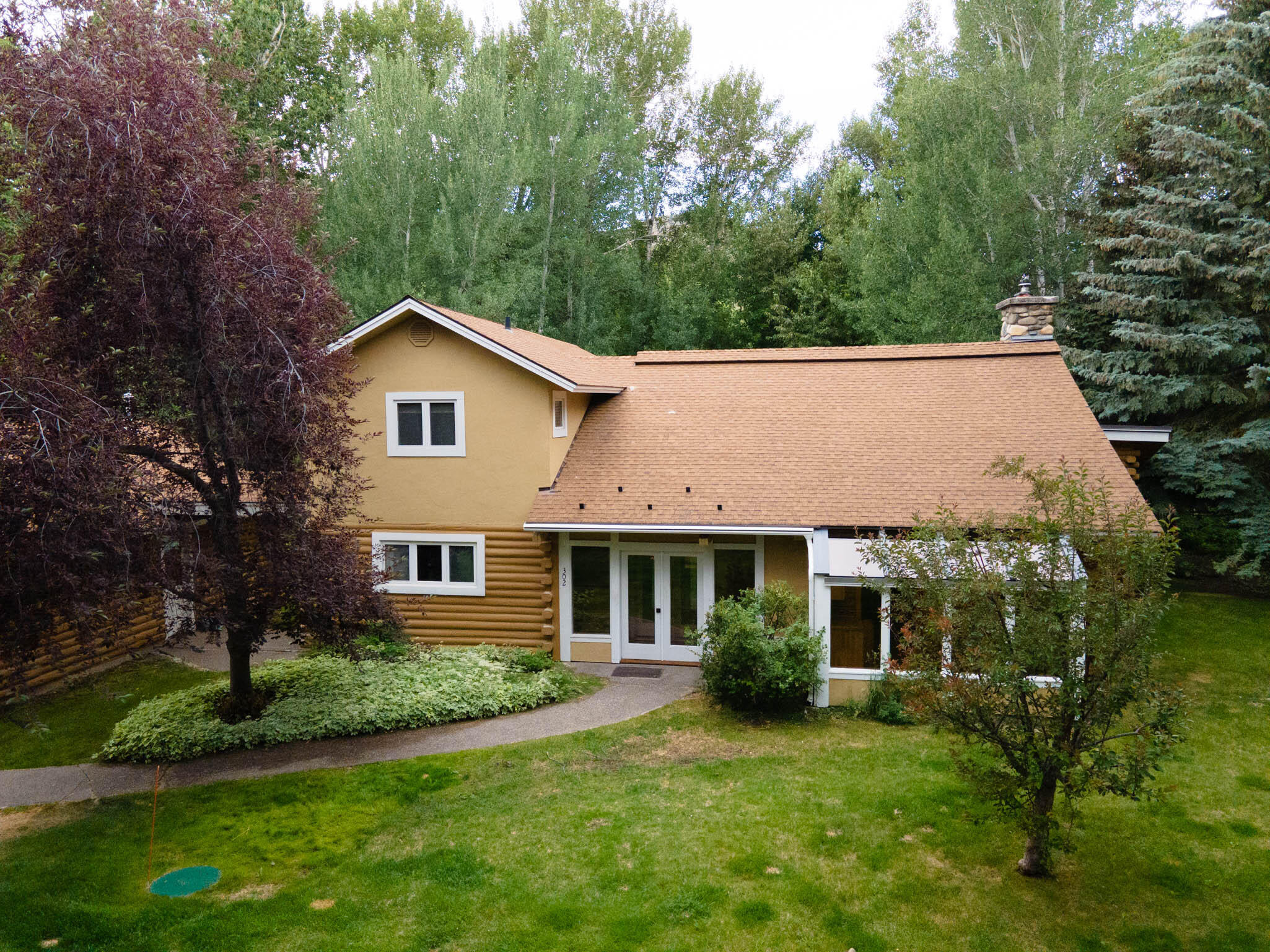 Property Photo: 302 Easy St ID 83333