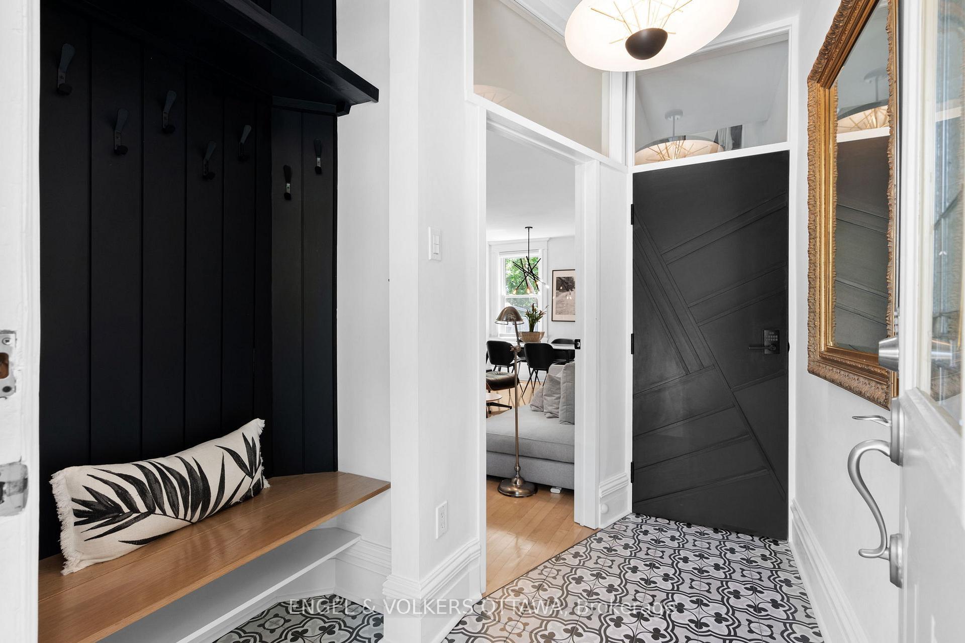 Property Photo: 244 Flora Street ON K1R 5R9