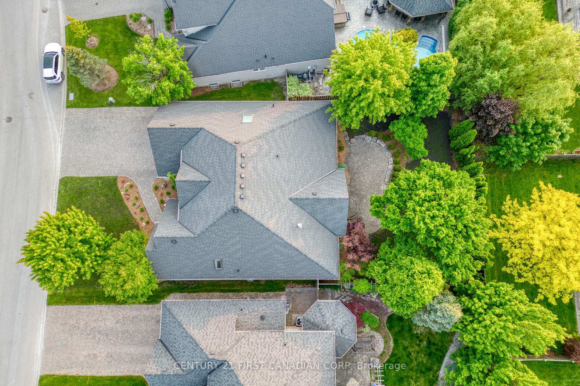 Property Photo: 540 McGarrell Place ON N6G 5J8
