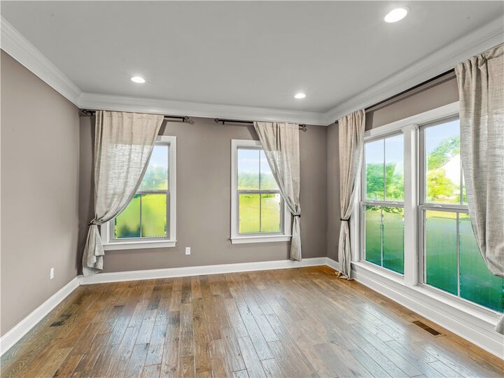 Property Photo: 4402 Walnut Ridge Cir PA 15057