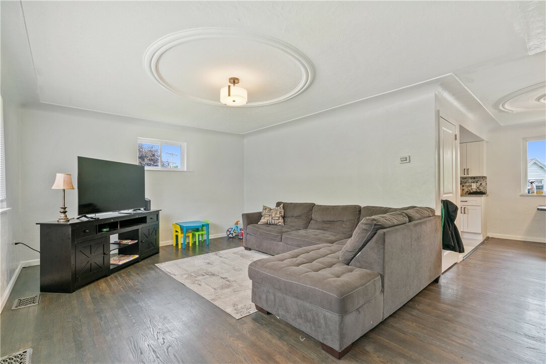 Property Photo: 2429 Perry St PA 15120