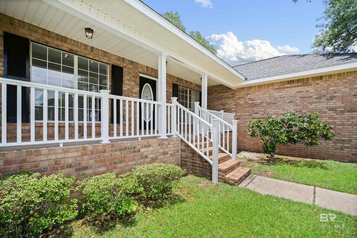Property Photo:  4000 W Fenwick Loop  AL 36695 