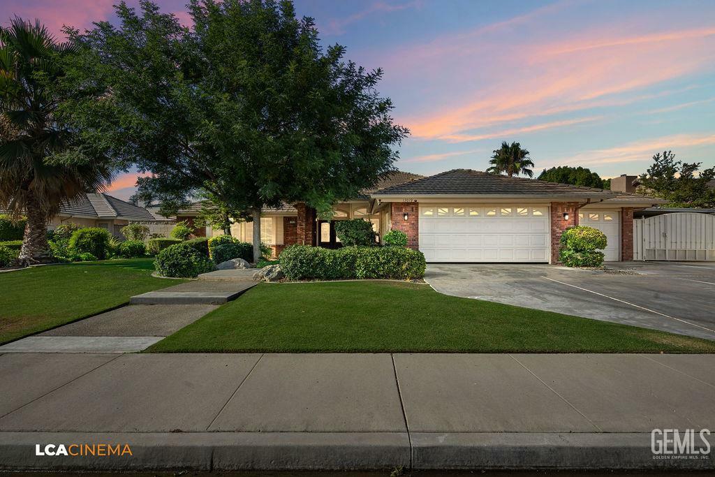 13019 Queen Palm Court  Bakersfield CA 93314 photo