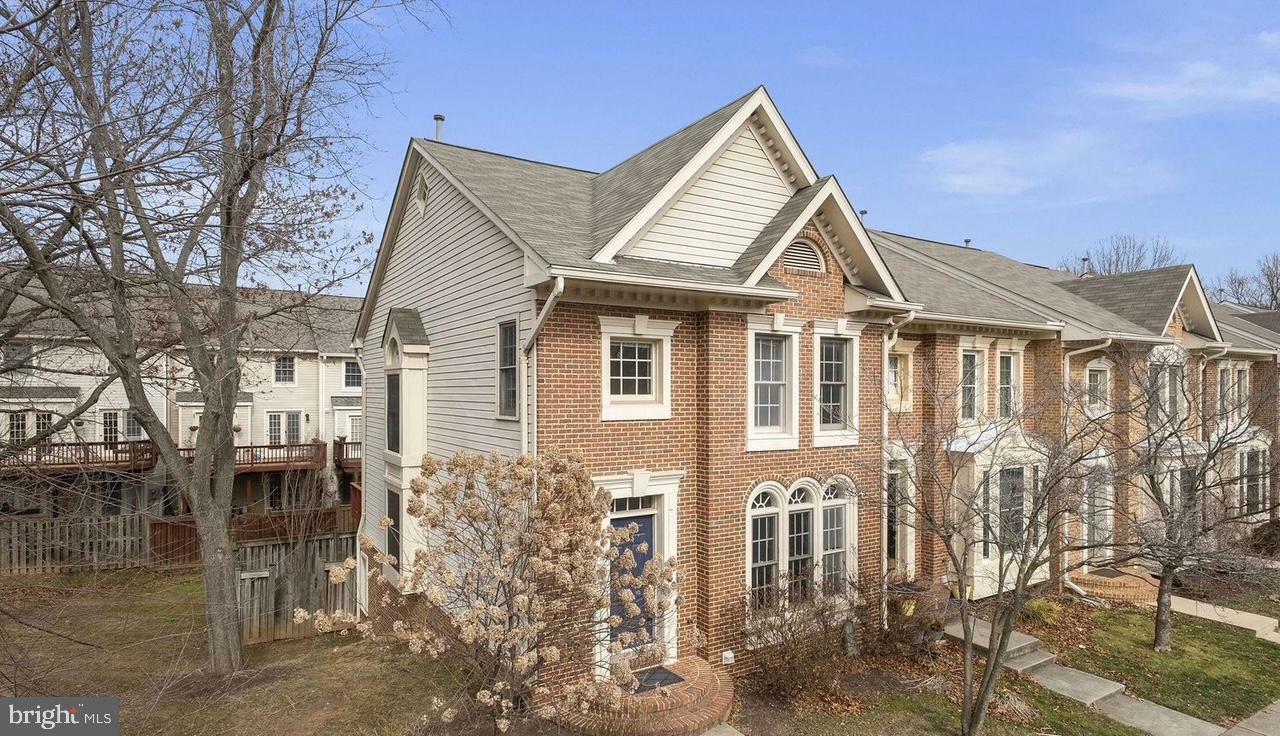 Property Photo: 3912 Maximilian Court VA 22033