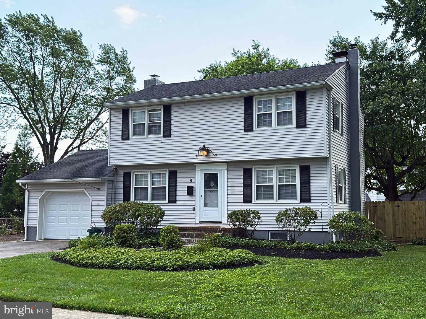 5 Bolton Road  Hamilton NJ 08610 photo