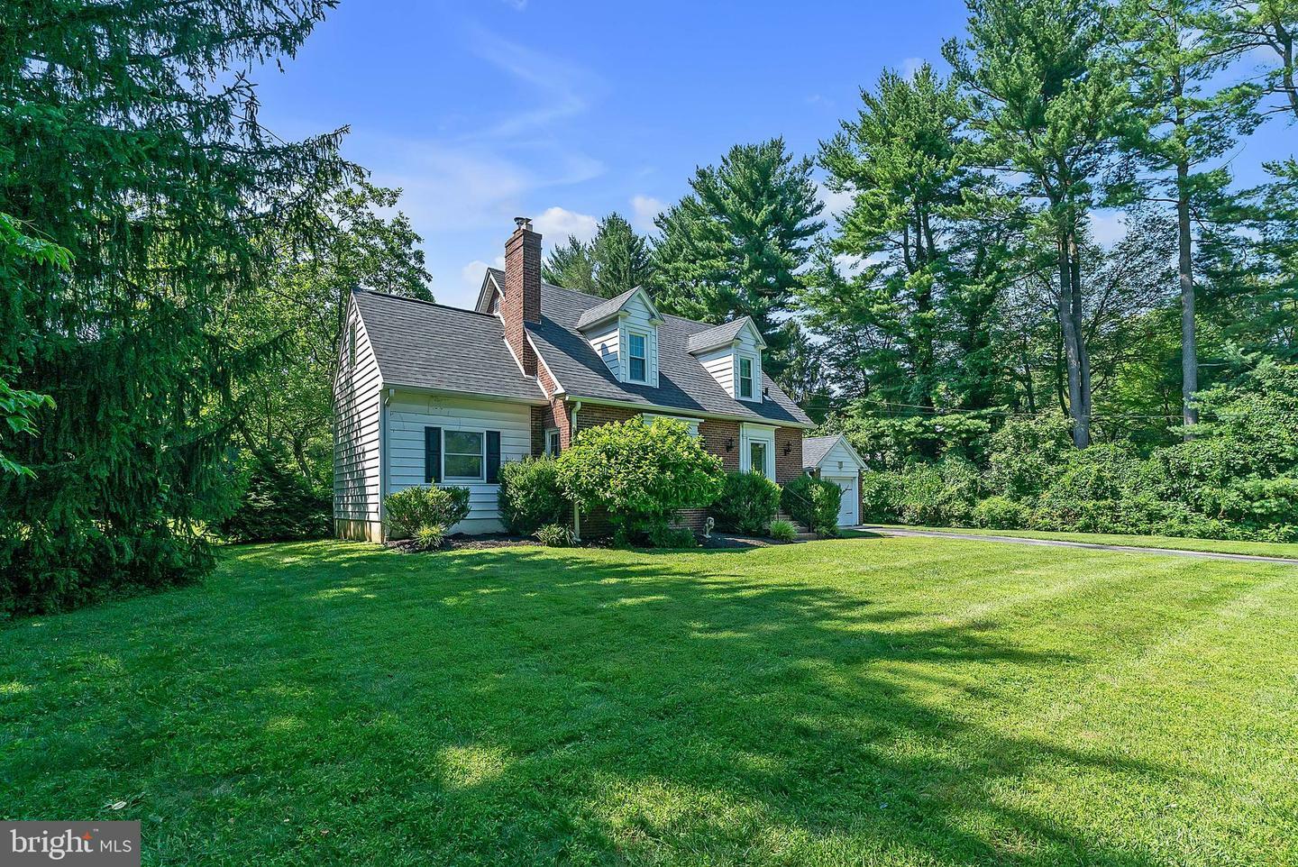 Property Photo: 31 Rabbit Run Road PA 19086