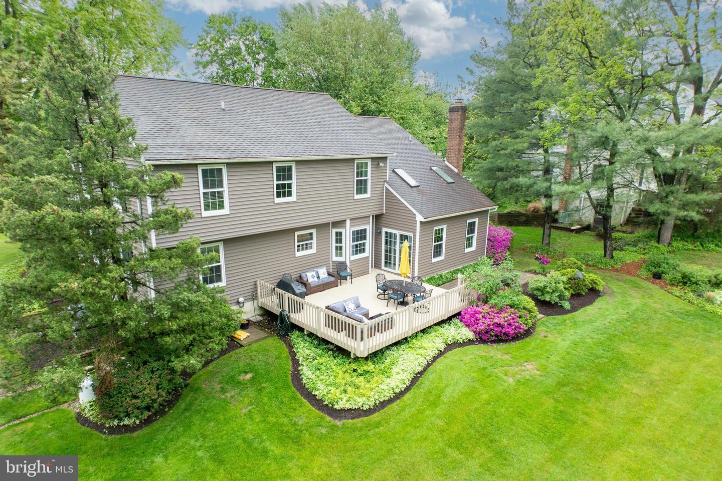 Property Photo:  211 Ravenwood Road  PA 19341 