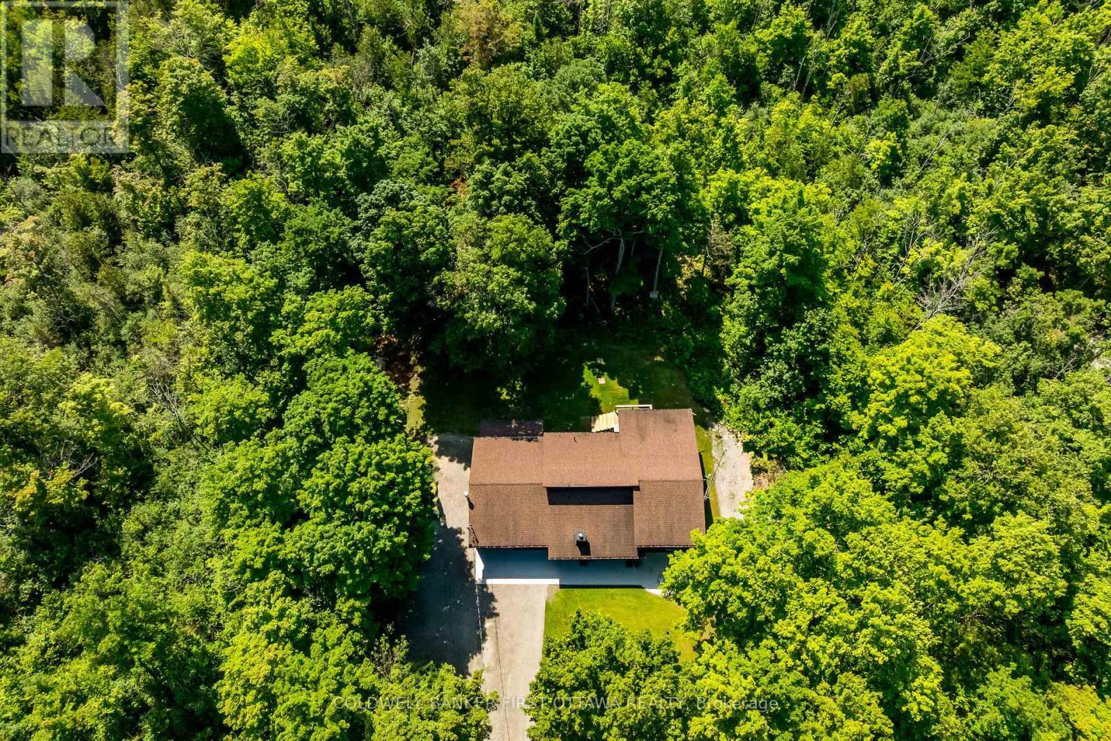 Property Photo: 6779 Roger Stevens Drive ON K7A 4S6