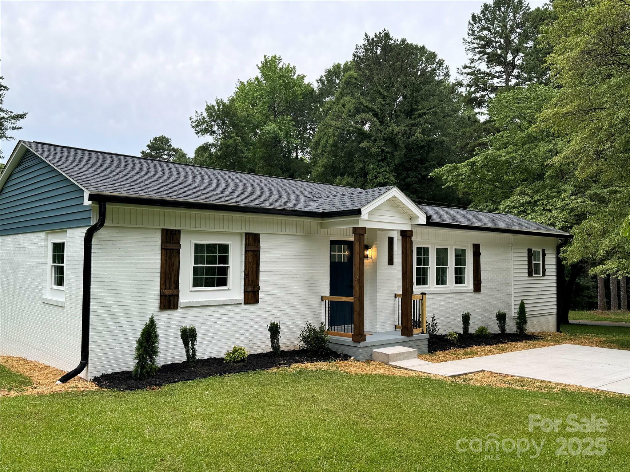 Property Photo: 911 S Spencer Avenue NC 289159