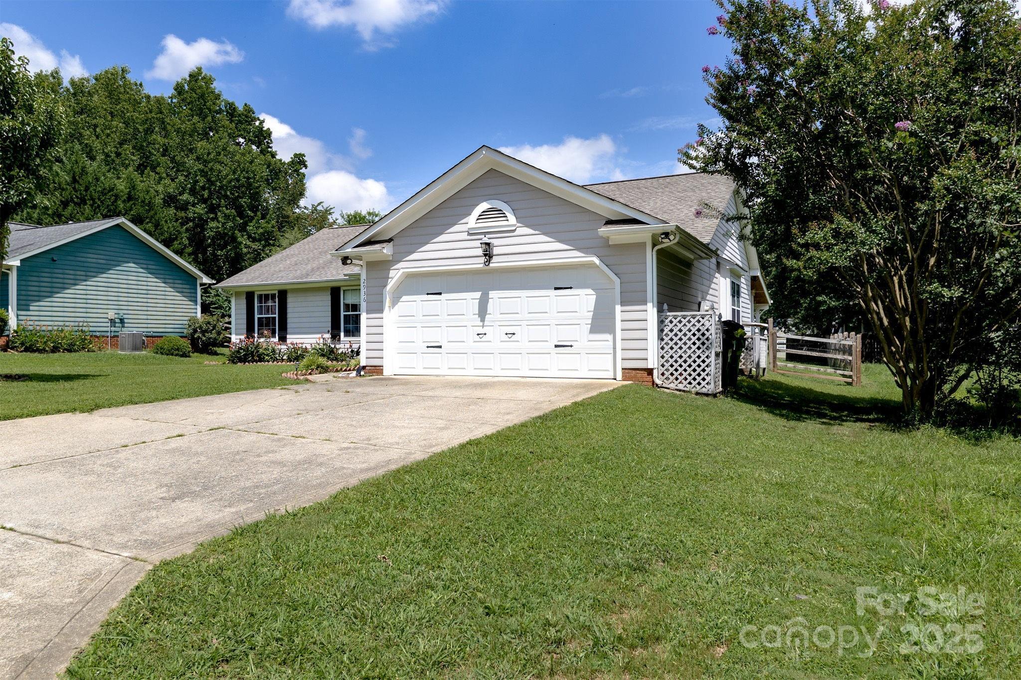Property Photo:  2936 Walsingham Court  NC 28105 