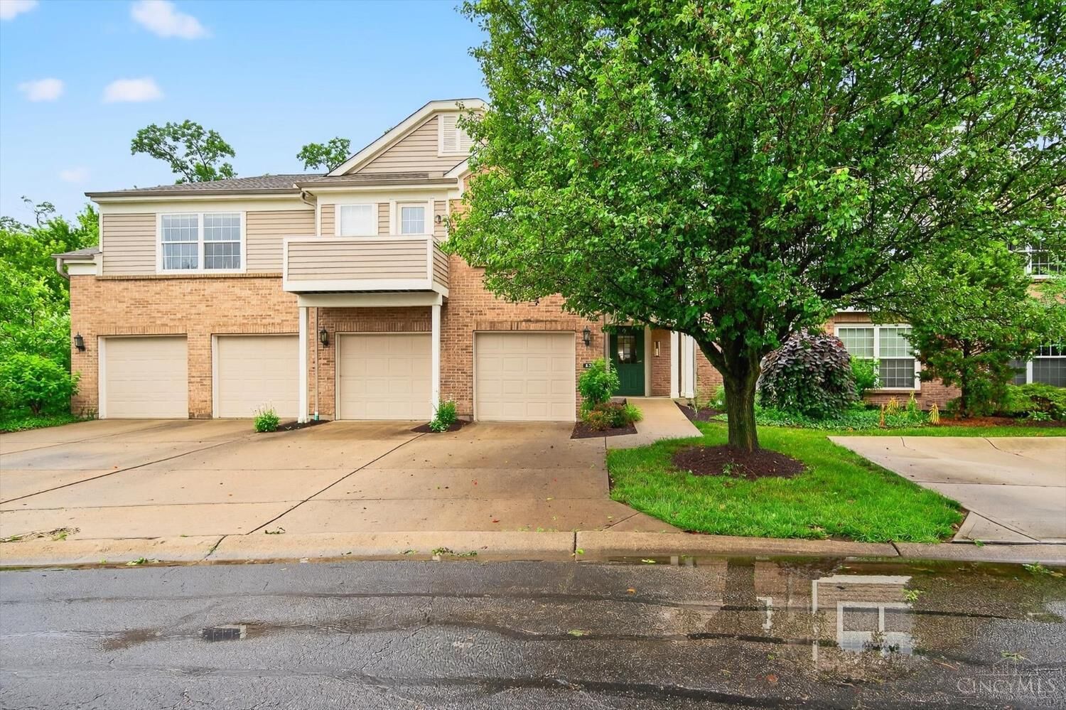 Property Photo: 830 Southmeadow Circle OH 45231