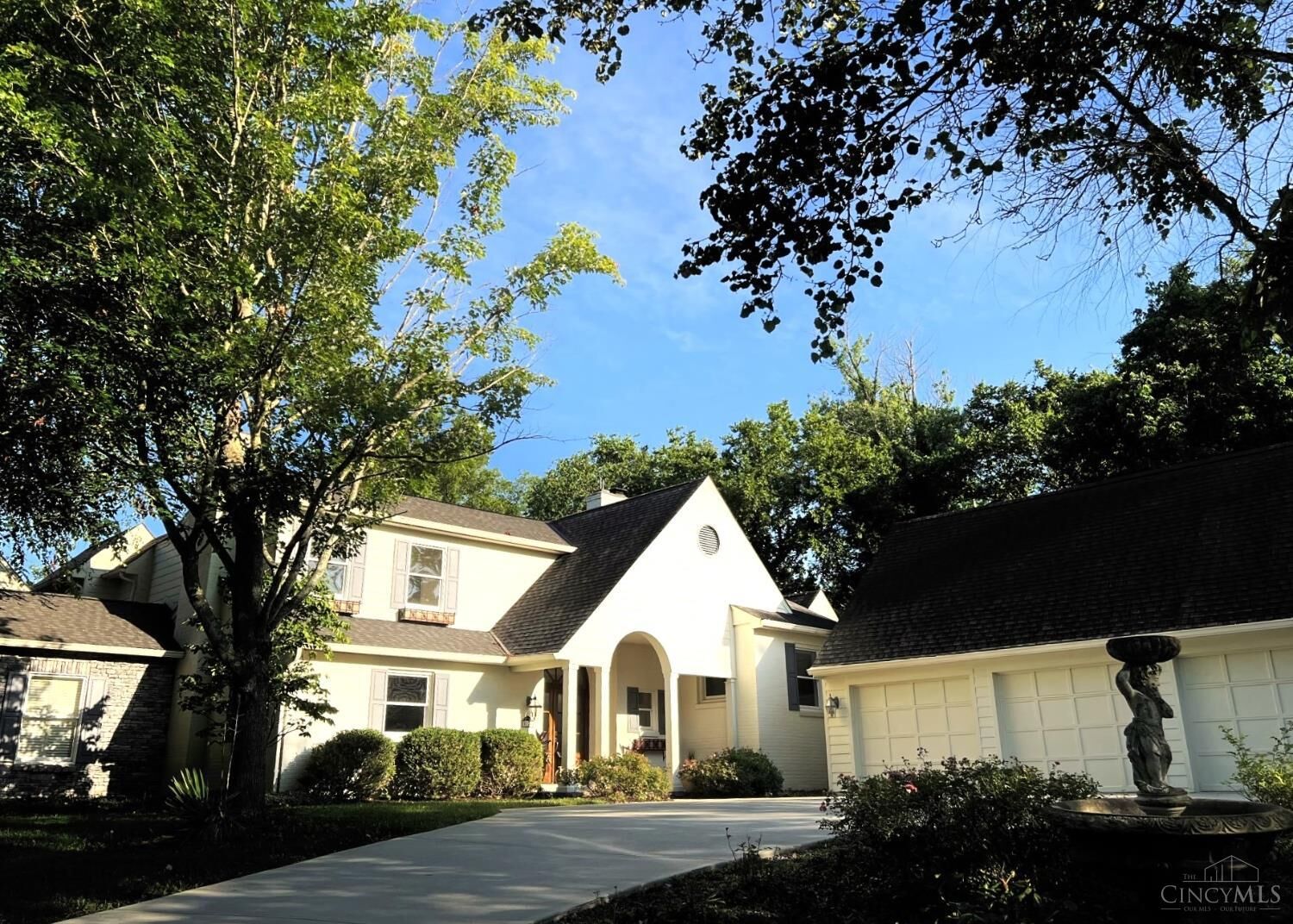 Property Photo: 8740 Old Indian Hill Road OH 45243
