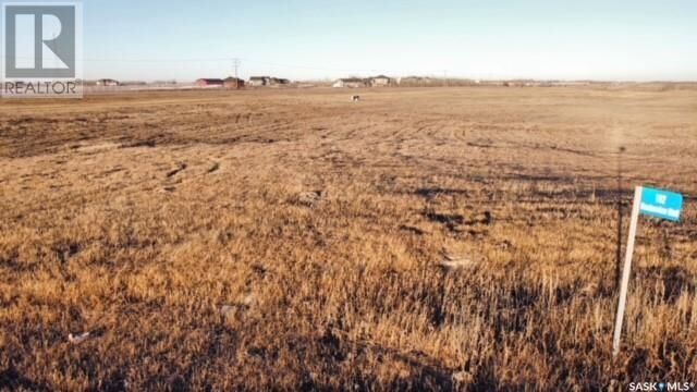 Property Photo:  102 Meadowview Bluff  SK S7A 0A7 