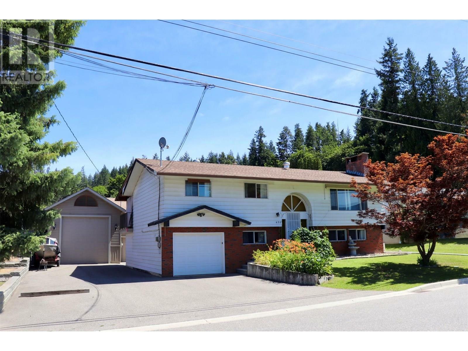 650 2nd Street Southeast  Salmon Arm BC V1E 4H2 photo