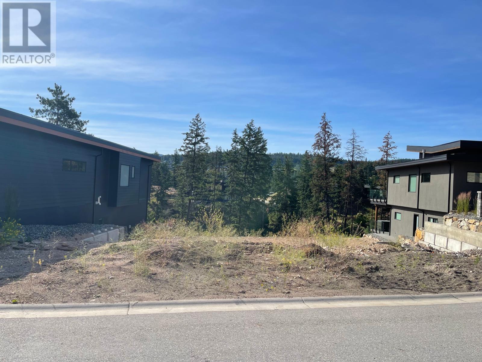 Photo de la propriété:  128 Wildsong Crescent  BC V1H 0A8 