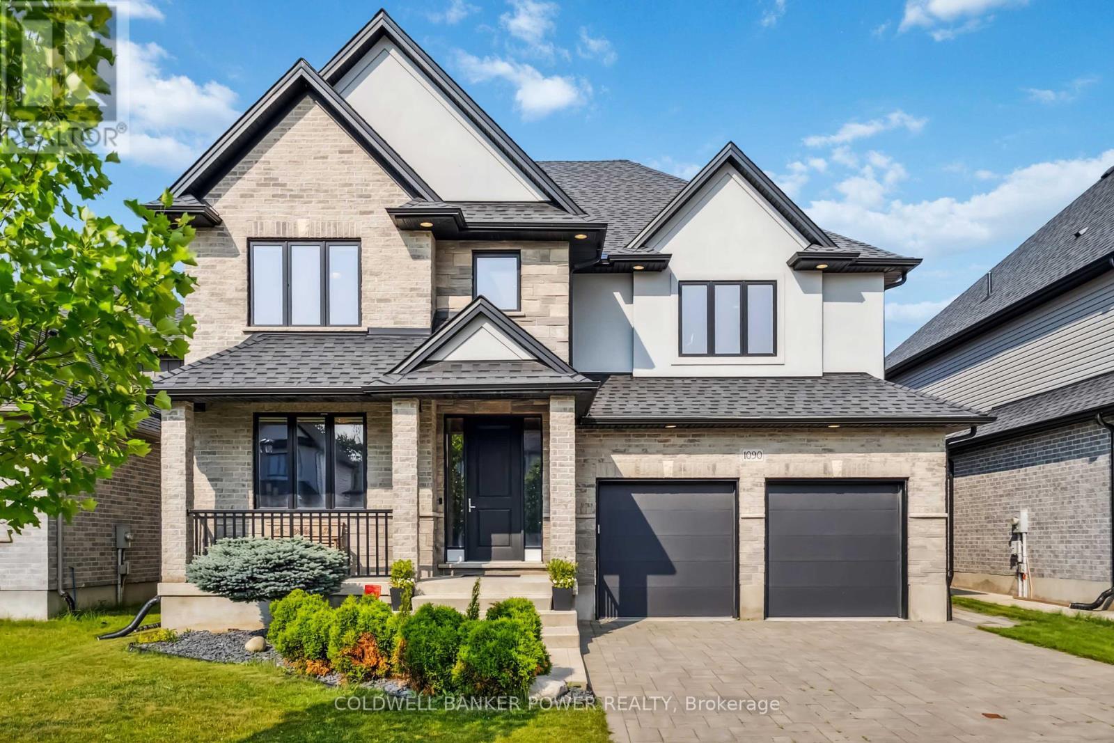 Property Photo: 1090 Eagletrace Drive ON N6G 0S4