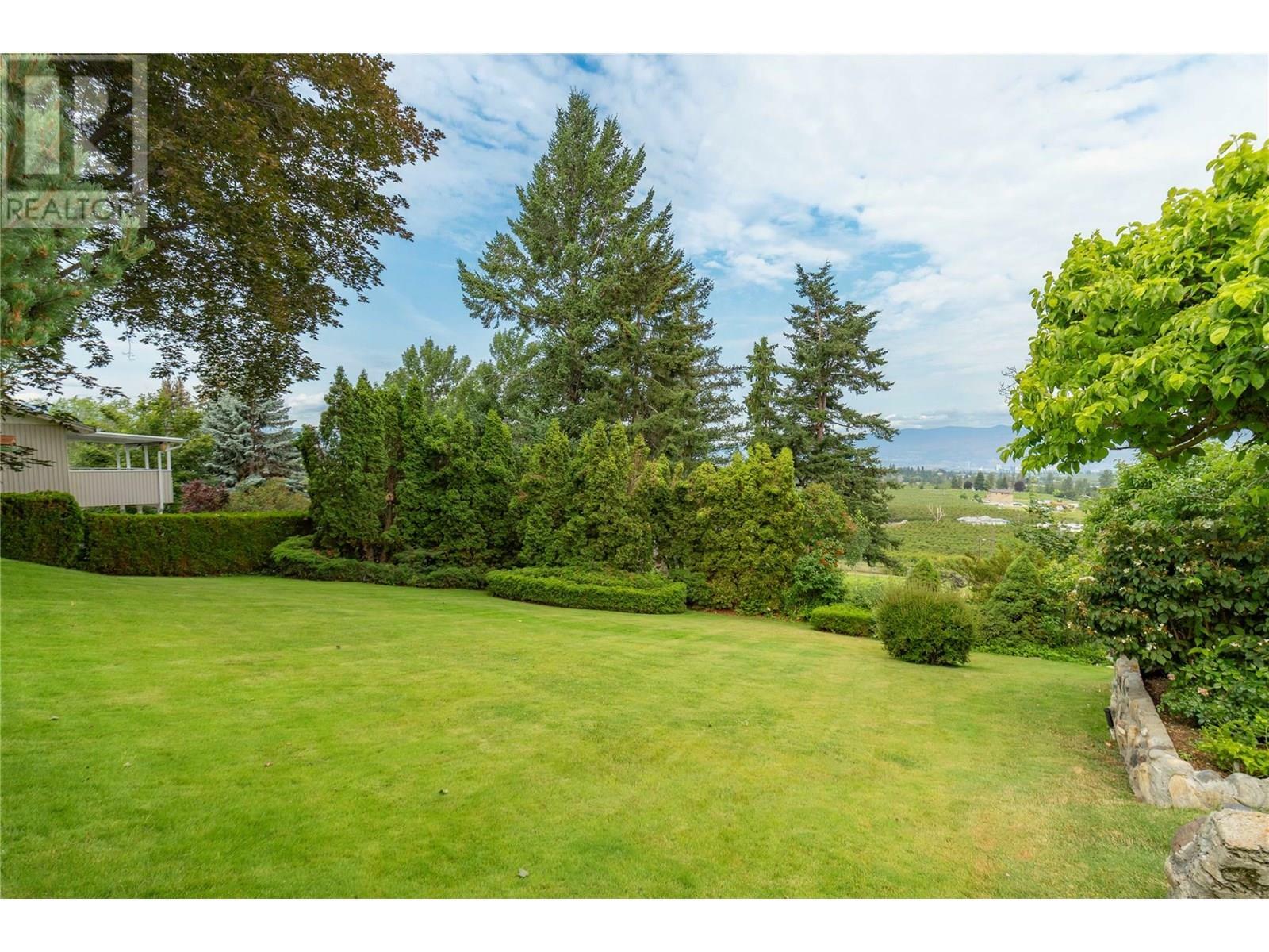 Property Photo: 2300 Charleswood Drive BC V1P 1E4