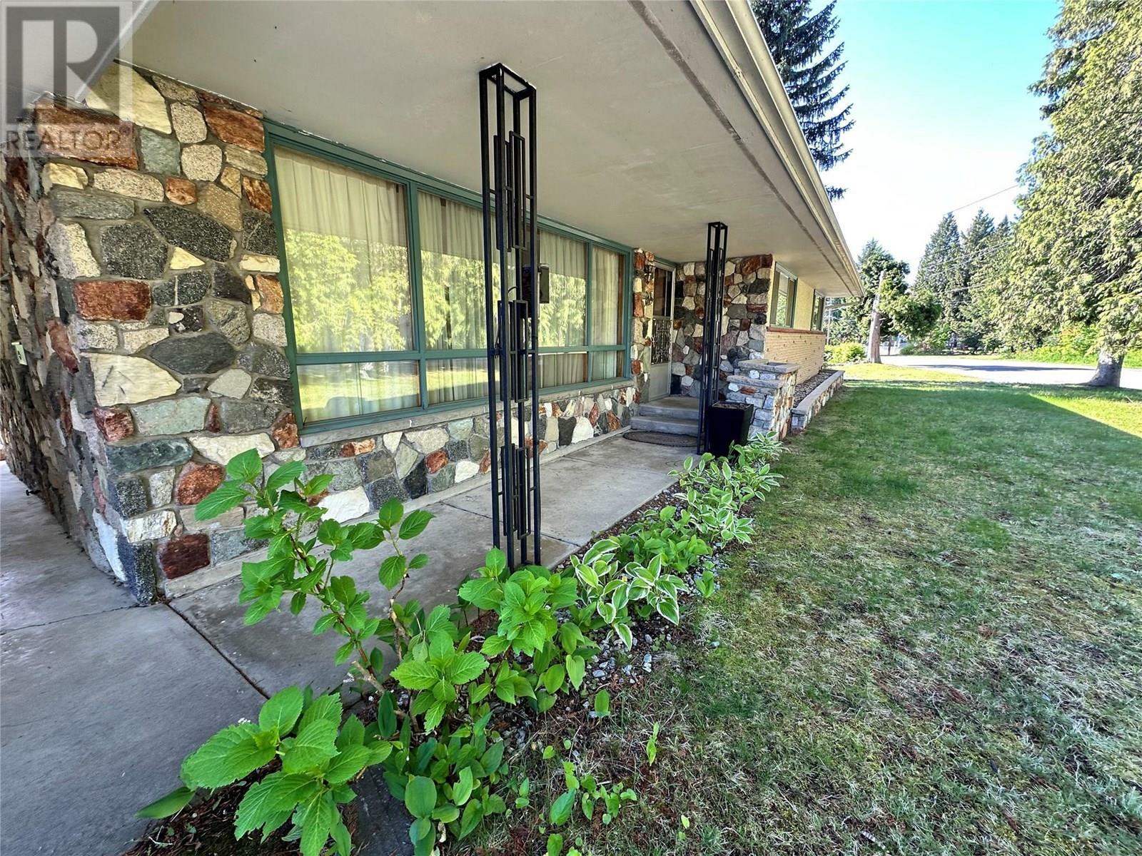 Property Photo: 2629 9th Avenue BC V1N 2Y9