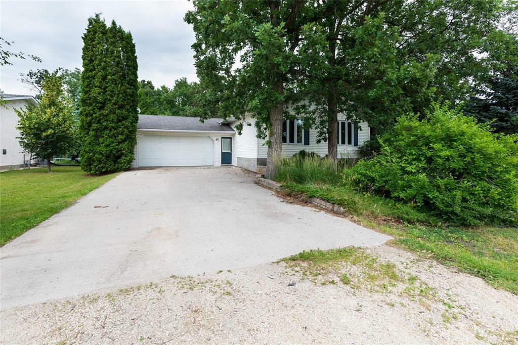 307 Walnut Avenue  Mitchell MB R5G 1H9 photo