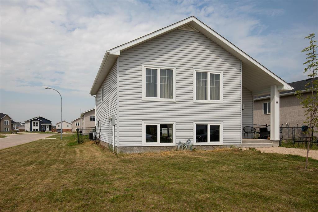 Property Photo: 68 Imperial Crescent MB R5G 3G0