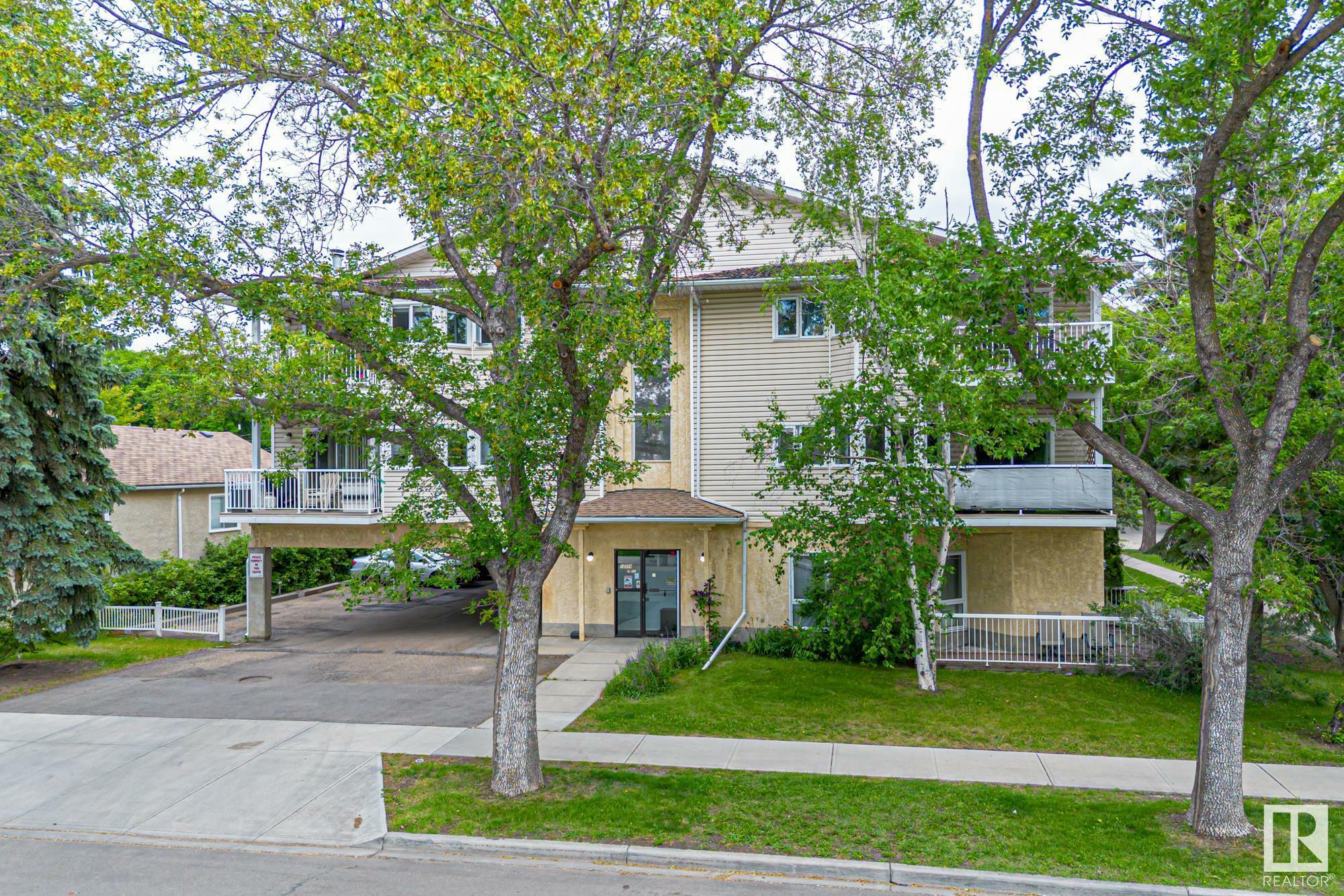 Property Photo:  10504 77 Avenue NW 202  AB T6E 1N1 