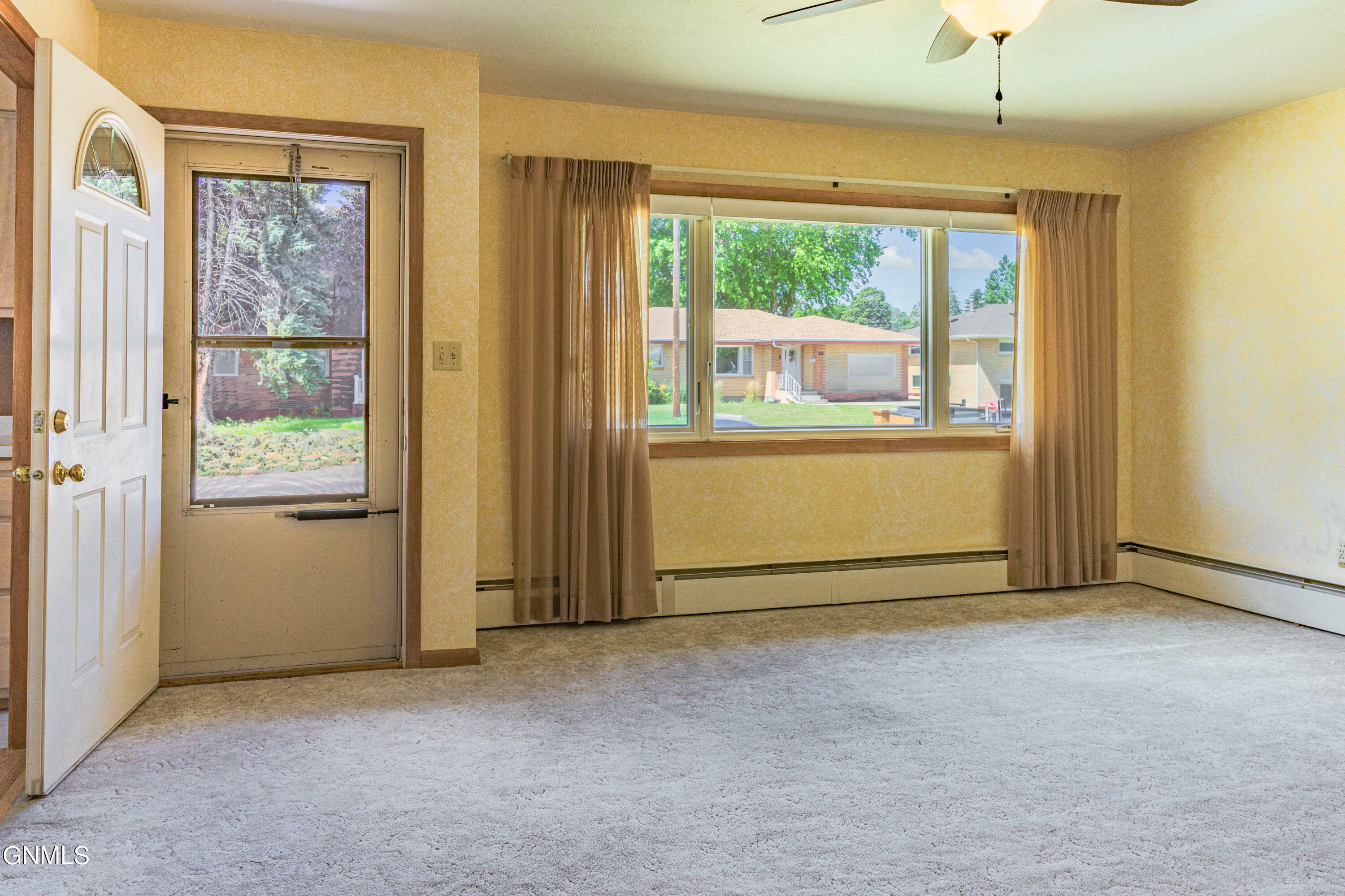 Property Photo: 1604 Linda Drive ND 58554